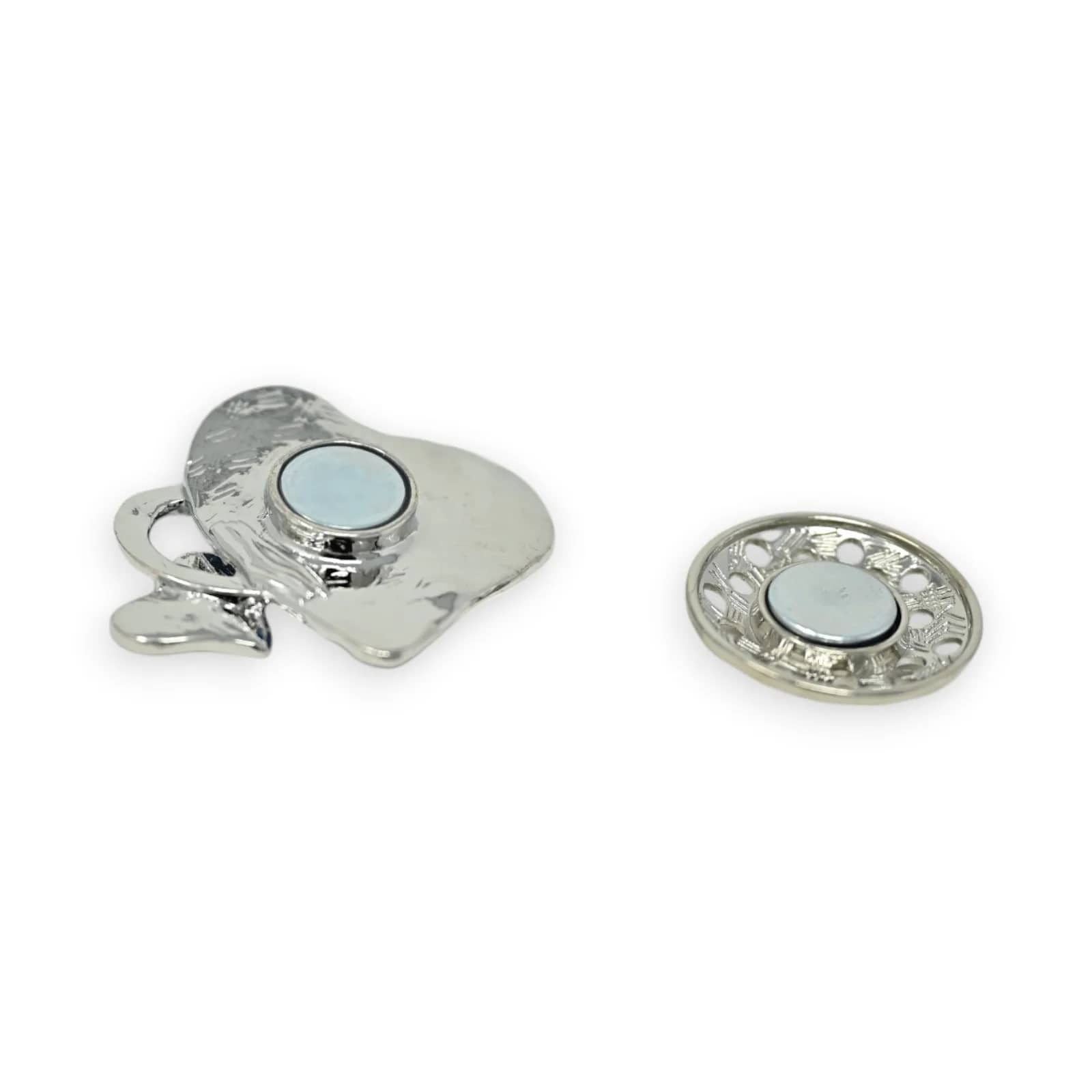 Broche cœurs superposés bleus, dos avec plaque magnétique