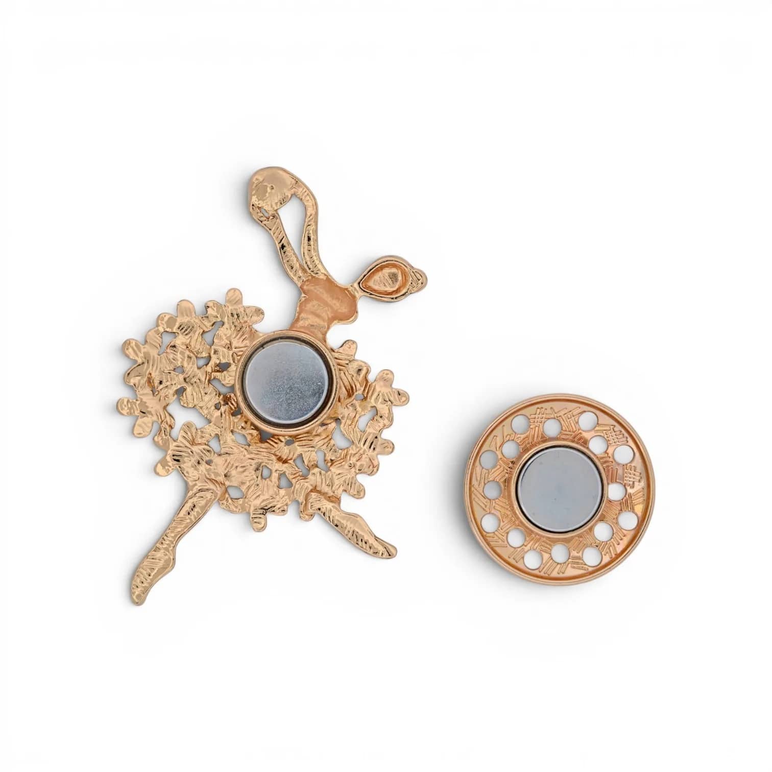 Broche danseuse fleurie multicolore dorée, vue du dos avec plaque aimantée