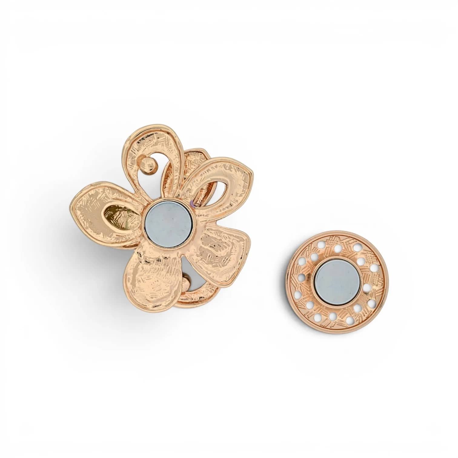 Back of the magnetic flower brooch with its round magnet and separate magnetic plate for a hold with no hole