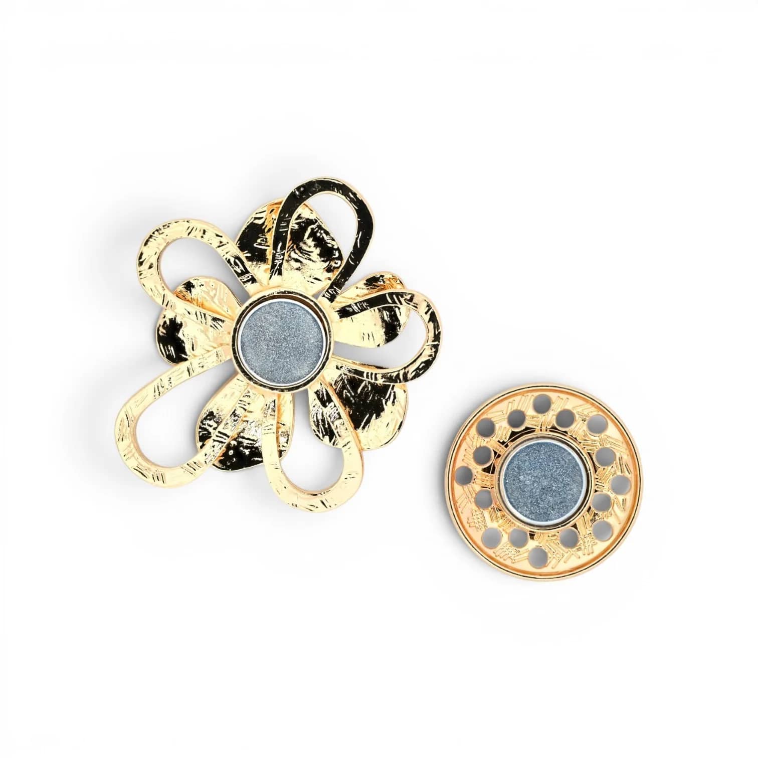Broche fleur multicolore nacrée dorée, vue du dos avec plaque aimantée