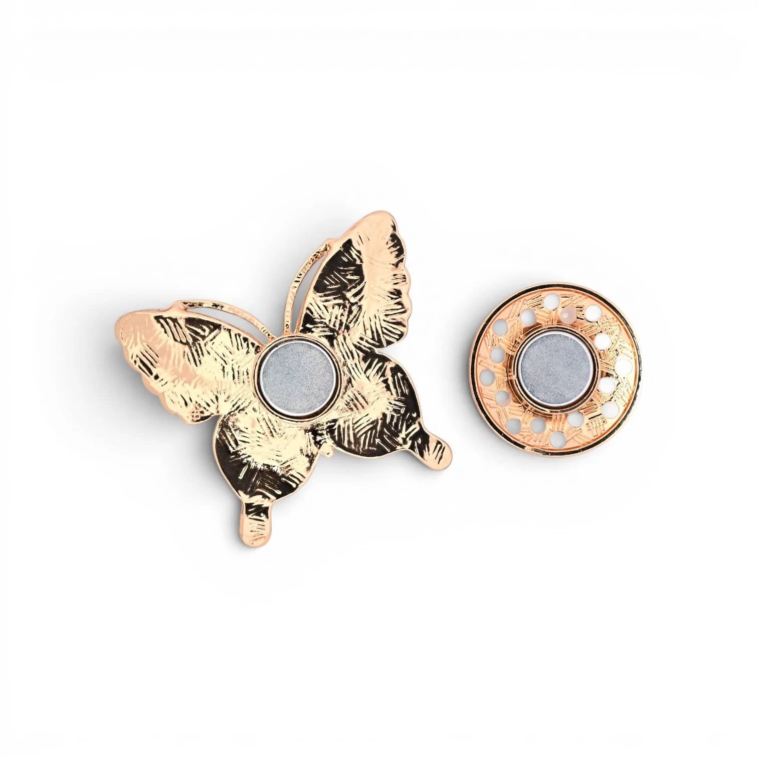 Broche papillon doré à cristaux, vue du dos avec plaque aimantée