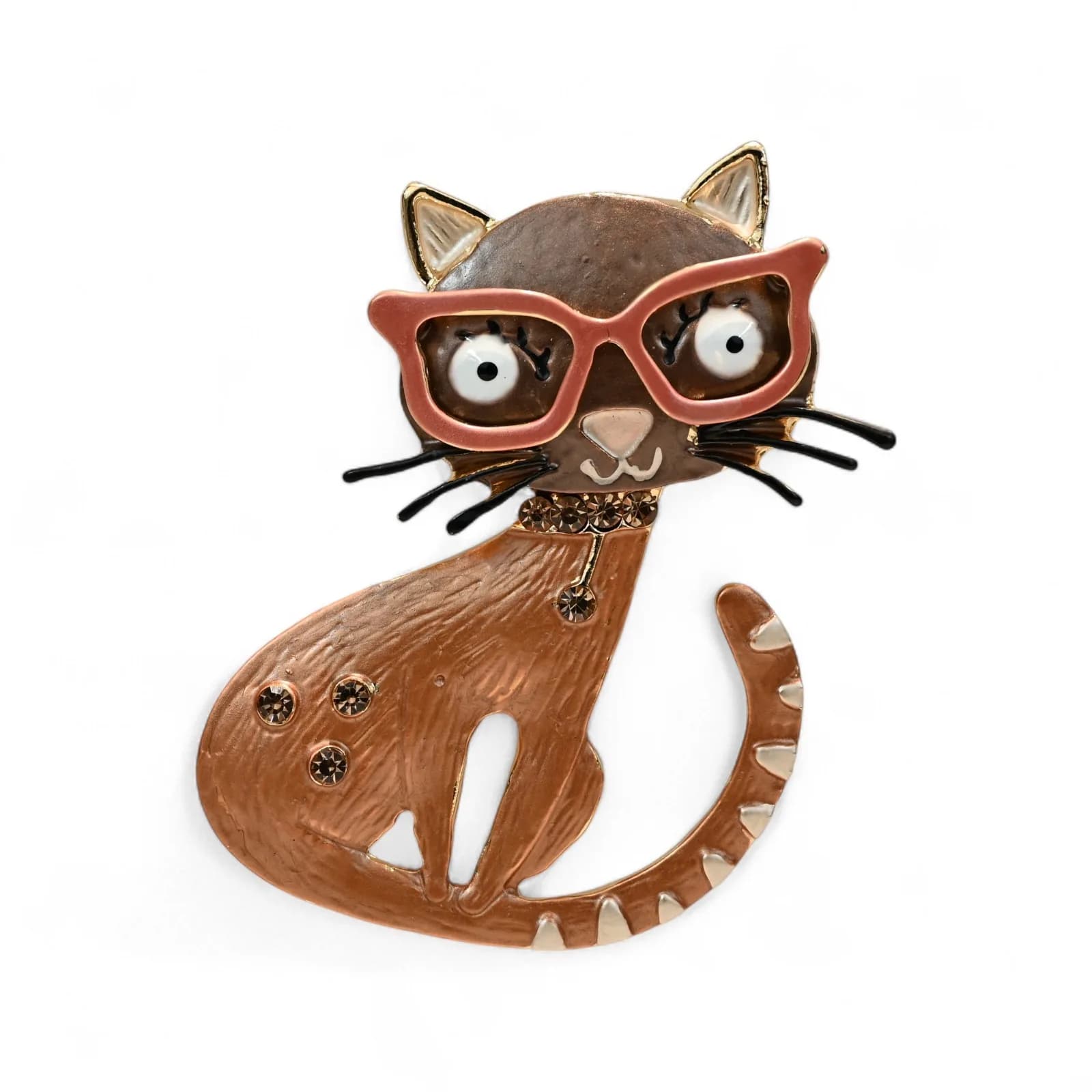 Broche chat aimantée kawaii en acier de couleur dorée avec lunettes roses et strass ambrés
