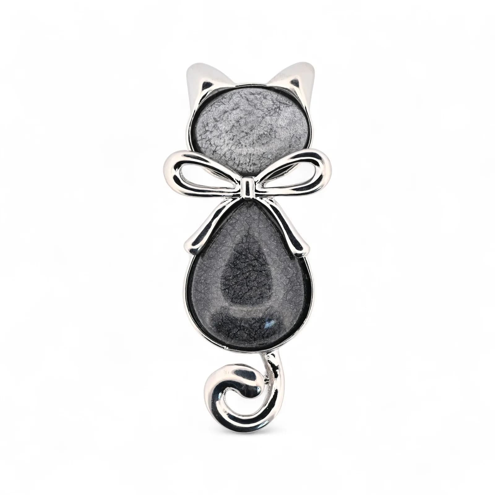 Broche chat grise à effet marbré aimantée en acier de couleur argentée