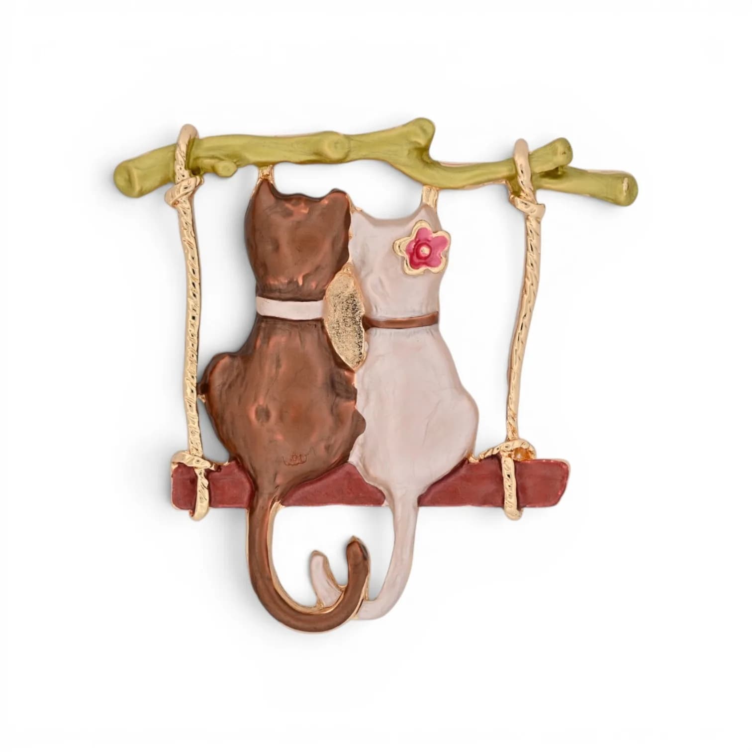 Broche deux chats sur balançoire en acier doré avec fleur rose